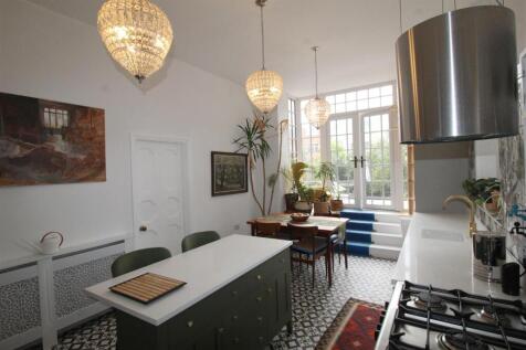 kitchen 2.JPG