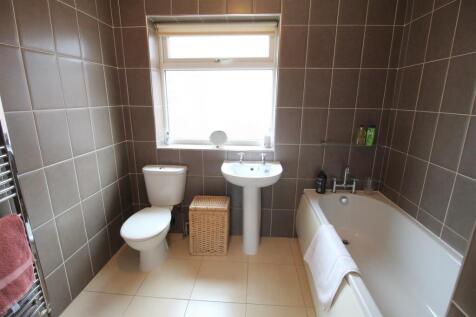 Filey Rd, bathroom.JPG