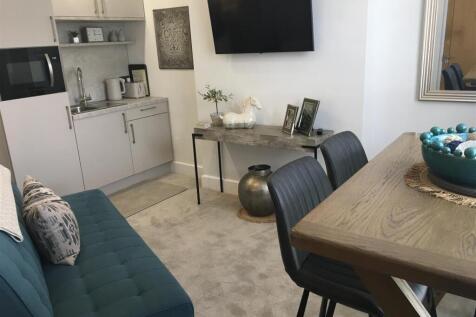 Apt 2 Lounge 4.JPG