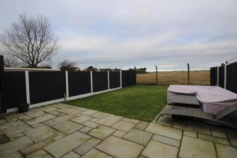 Drake Close, 11 Rear Garden 1.JPG