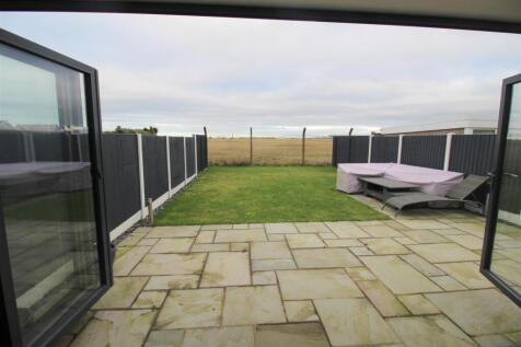 Drake Close, 11 Rear Garden.JPG