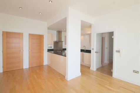 Open Plan Dining Lounge/Kitchen
