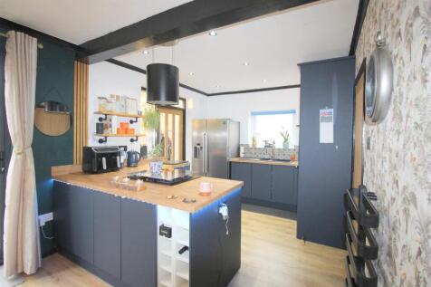 Open Plan Lounge/Dining Kitchen