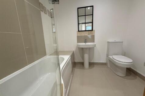 Duckworth Buildings, flat 1, bathroom.jpg