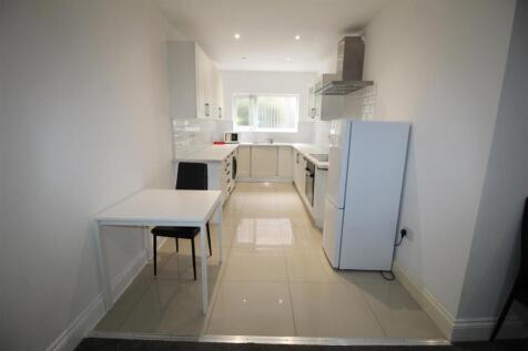 Duckworth Buildings, Flat 2, kitchen.JPG