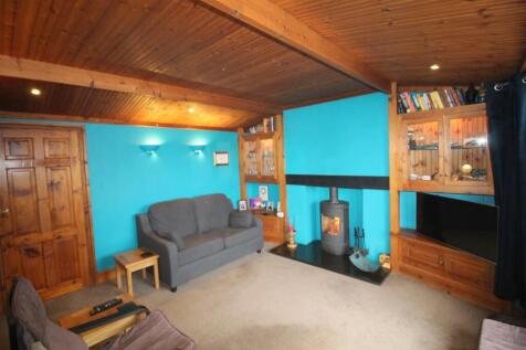 Weeton Avenue, Lounge 1.JPG