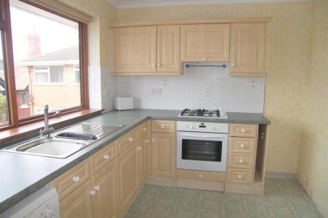 Clifton Lodge, 8, kitchen.jpg