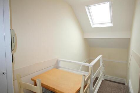 Glen Eldon Road, 49, Flat 3 - Hallway.JPG