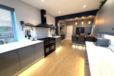 Dining Kitchen 3.JPG