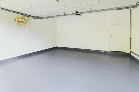 Garage b