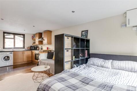 Living/Bedroom Area