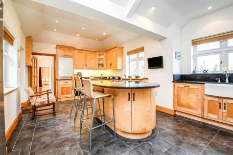 Kitchen Pic 1