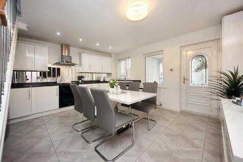 Kitchen/Dining Area