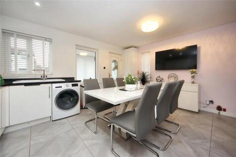 Kitchen/Dining Area