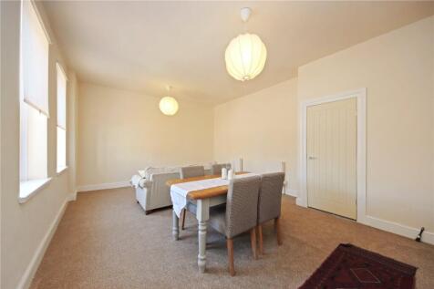 Lounge Dining Area