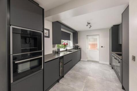 Kitchen Pic 1
