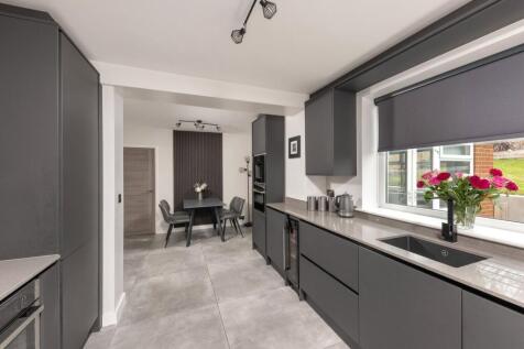 Kitchen Pic 2
