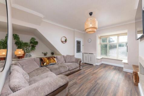 Living Room Pic 2
