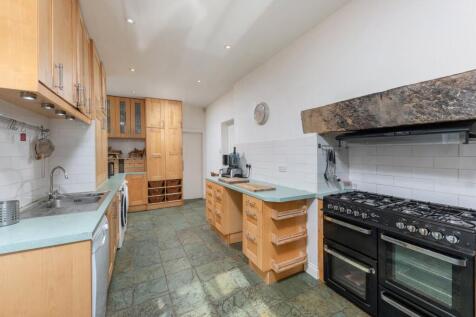 Kitchen Pic 1