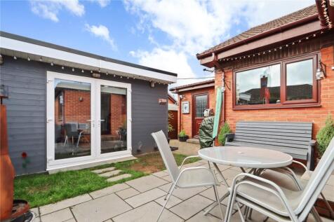 Rear Patio/Bar