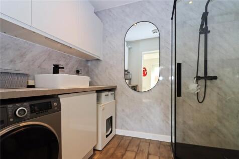 Utility/Shower Room