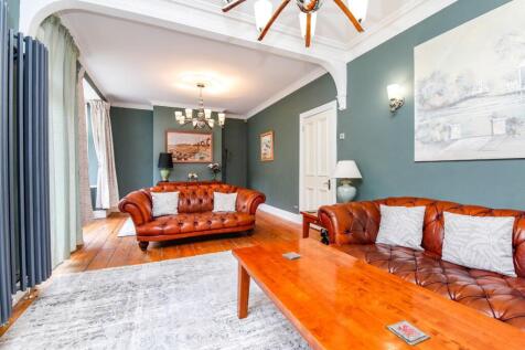 Living Room Pic 2