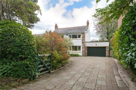 Driveway/Entrance