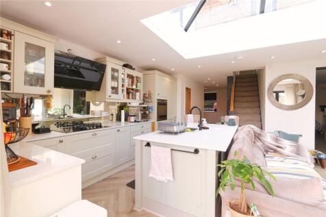Lounge/Kitchen Area