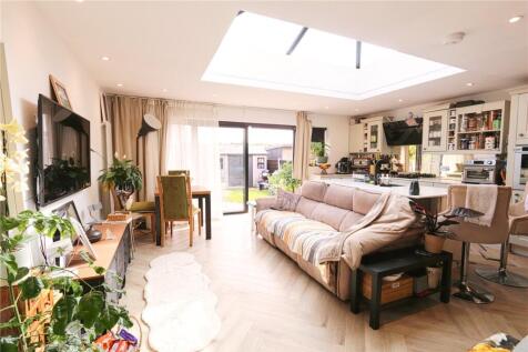 Lounge/Kitchen Area
