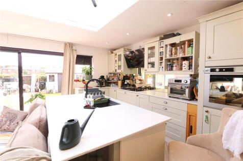 Lounge/Kitchen Area