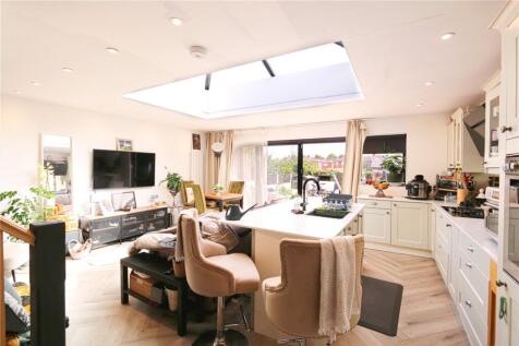 Lounge/Kitchen Area