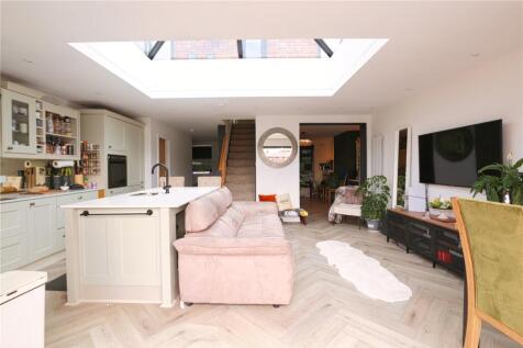 Lounge/Kitchen Area