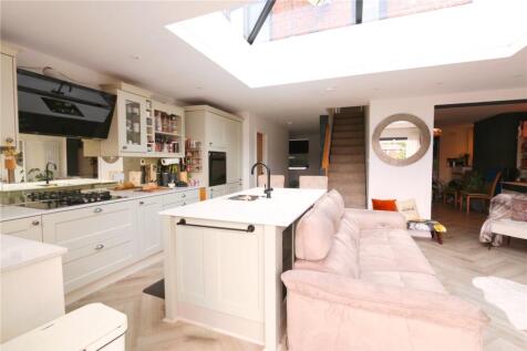 Lounge/Kitchen Area