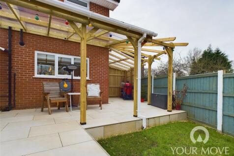 Covered Patio Area