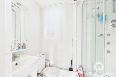 E/Suite To Bedroom 4