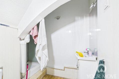 E/Suite To Bedroom 4