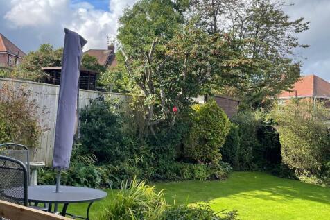 104 tunstall garden pic 1