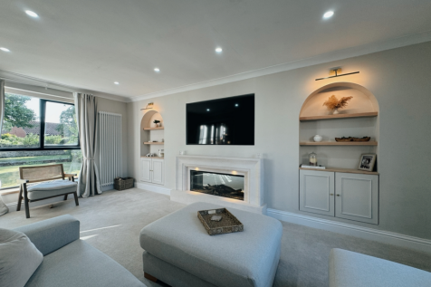 8. Lounge