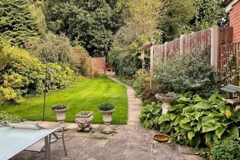 rear garden 2.jpg