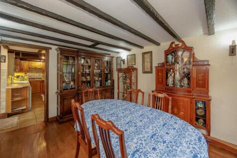 Dining room 1.1 1N9A7410-Enhanced-NR.jpg