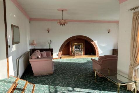 lounge 2.jpg