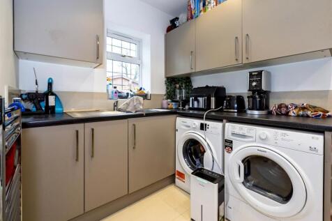 Utility room SAPL6086.jpg