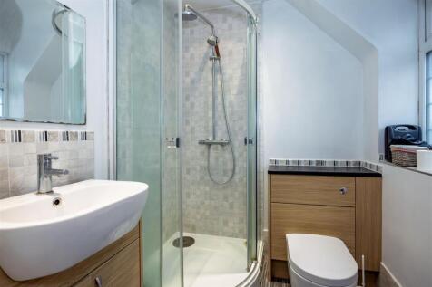 En suite  SAPL6177-Enhanced-NR.jpg
