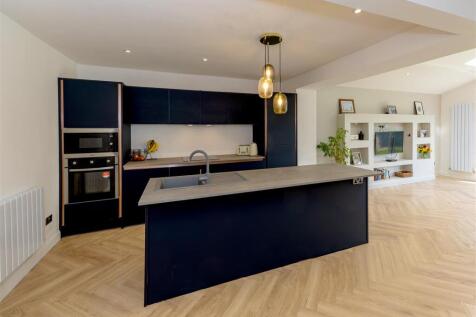 Kitchen area SAPL3769-20250504-DxO_DeepPRIME XD2s.