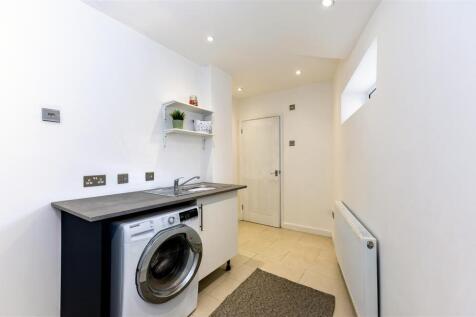 Utility room SAPL3823-20250504-DxO_DeepPRIME XD2s.