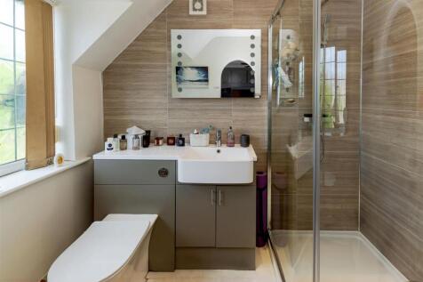 Master bedroom en suite SAPL7837-20250718-DxO_Deep