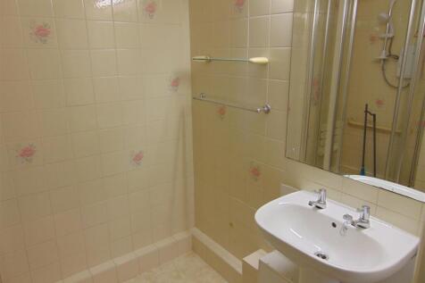 MODERN SHOWER ROOM