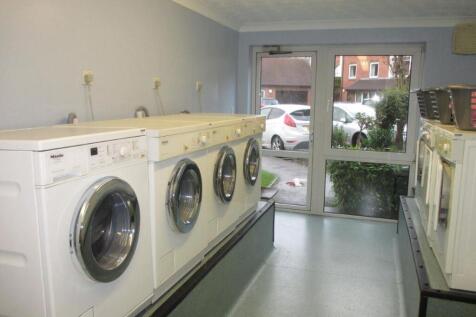 lAUNDRY.JPG