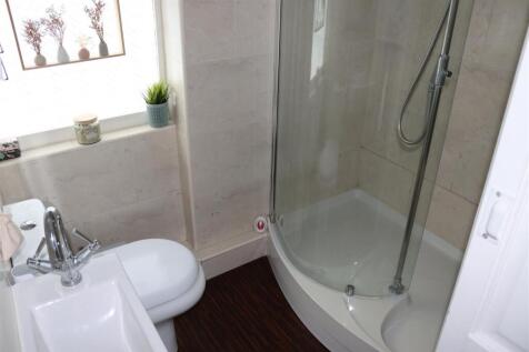 MODERN SHOWER ROOM