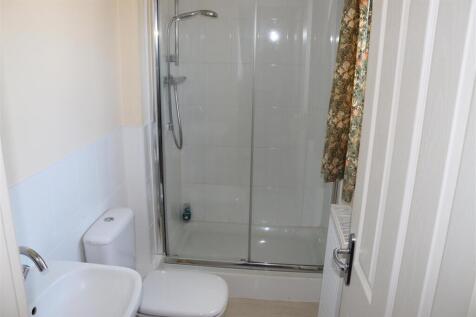 ENSUITE SHOWER ROOM